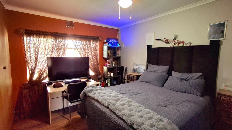 3 Bedroom Property for Sale in Roodia Free State